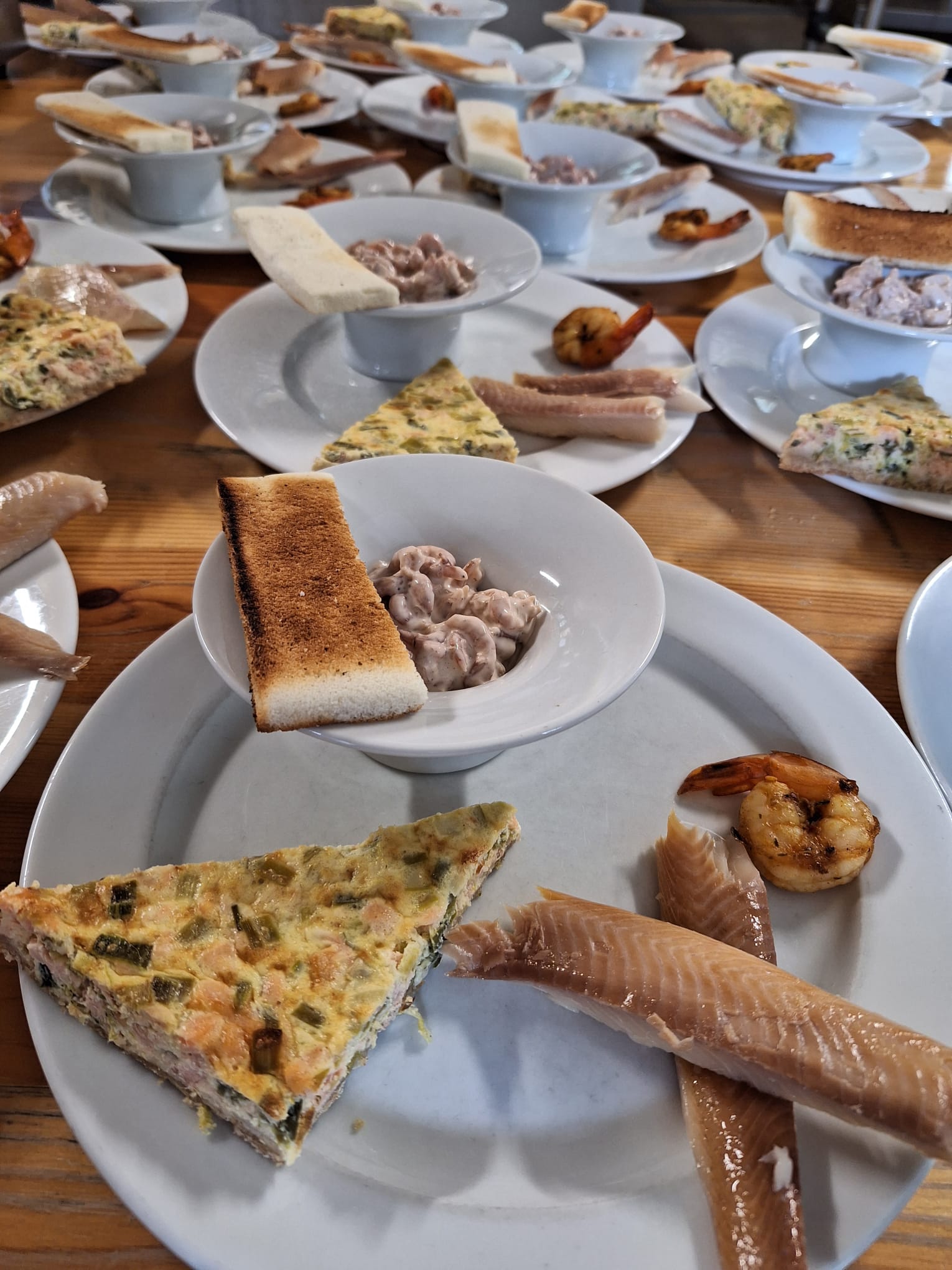 Lachs auf Löffeln